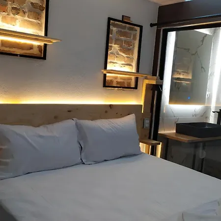 Downtown Evoo Апартаменты Тирана