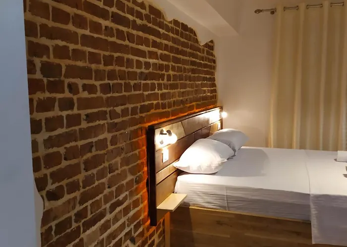 Downtown Evoo アパート ティラナ