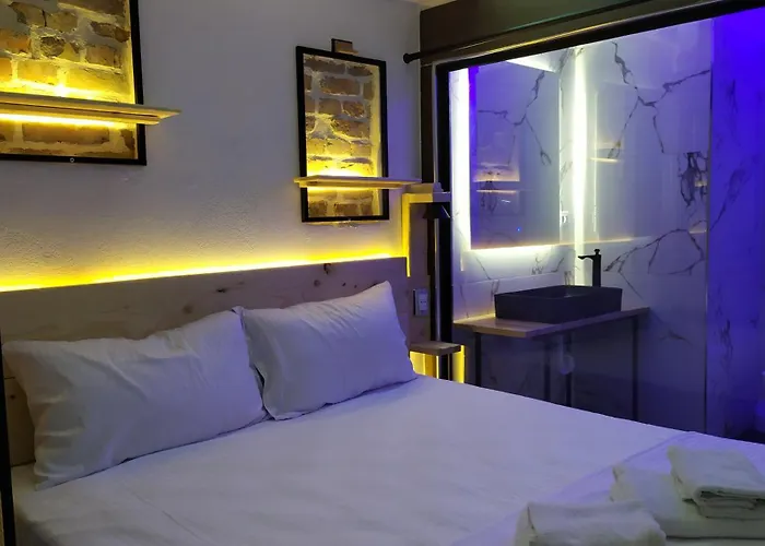 Downtown Evoo アパート ティラナ