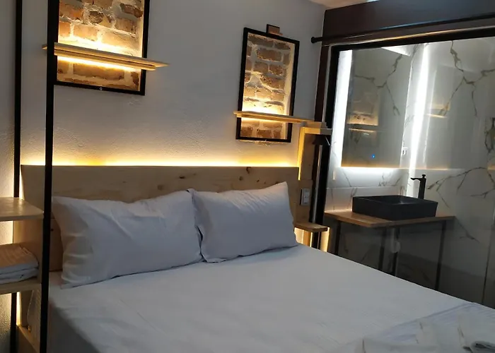 Downtown Evoo アパート ティラナ