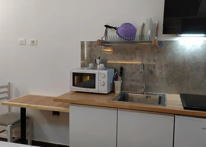 Downtown Evoo アパート ティラナ