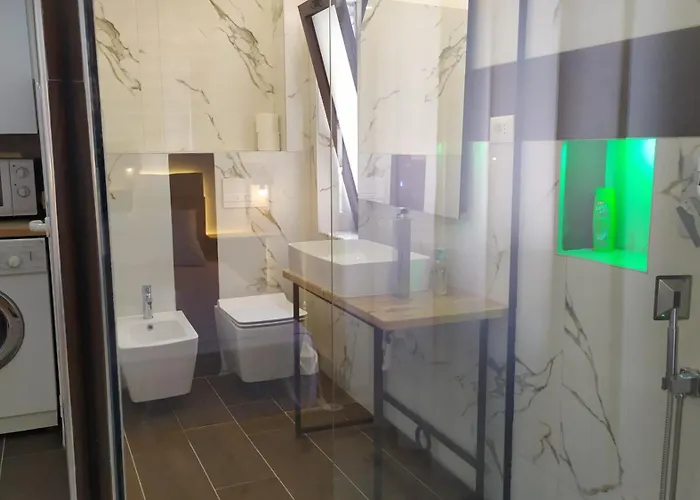 アパート Downtown Evoo ティラナ