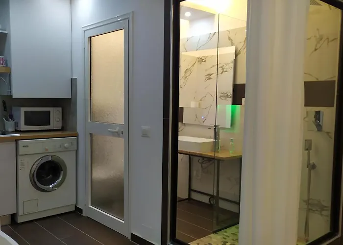 アパート Downtown Evoo ティラナ